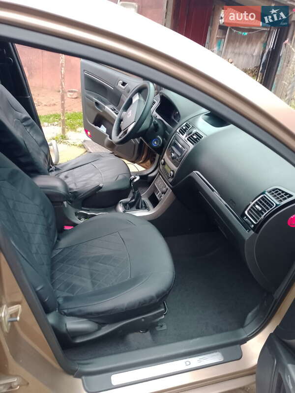 Седан Geely Emgrand 7 (EC7) 2013 в Рожище