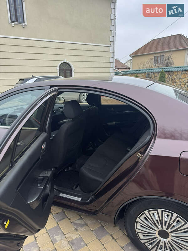 Седан Geely Emgrand 7 (EC7) 2012 в Могилев-Подольске