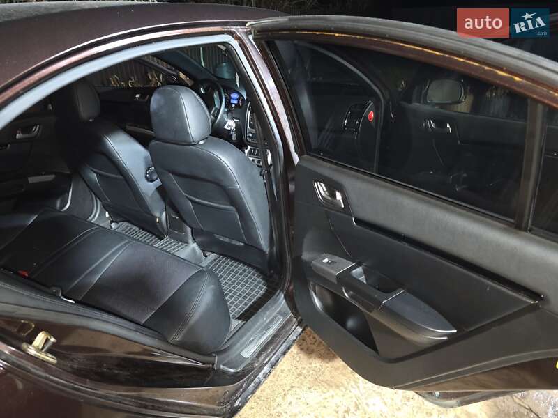 Седан Geely Emgrand 7 (EC7) 2013 в Ивано-Франковске