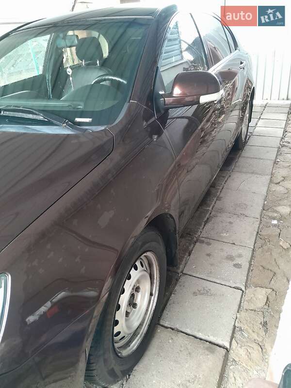 Седан Geely Emgrand 7 (EC7) 2013 в Овидиополе