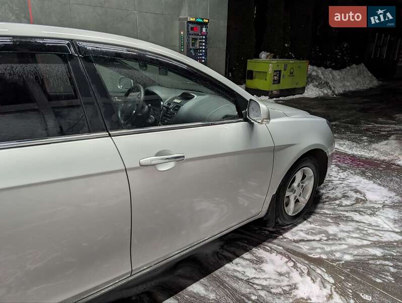 Седан Geely Emgrand 7 (EC7) 2014 в Івано-Франківську