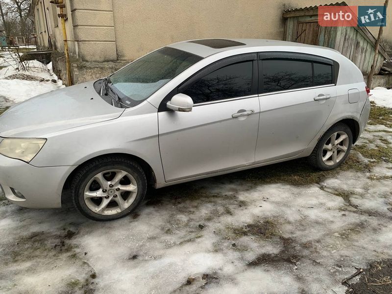 Хэтчбек Geely Emgrand 7 (EC7) 2013 в Староконстантинове