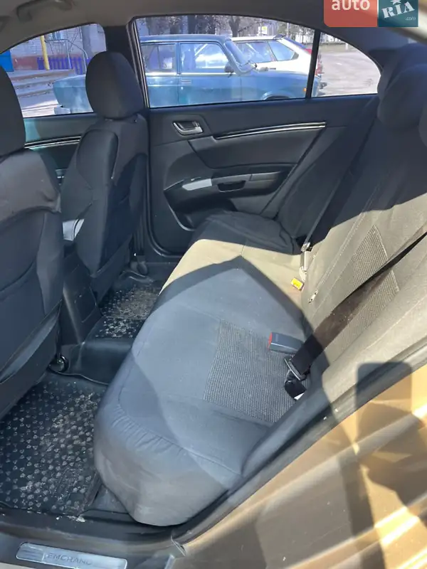 Geely Emgrand 7 (EC7)