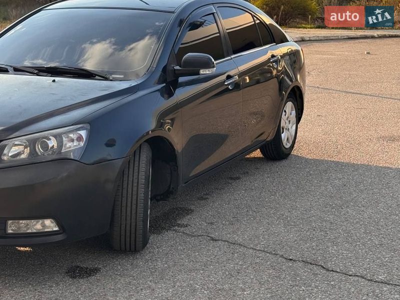 Седан Geely Emgrand 7 (EC7) 2013 в Голубовке