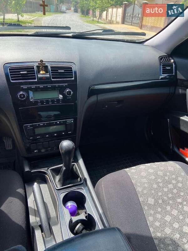Седан Geely Emgrand 8 (EC8) 2014 в Мукачевому