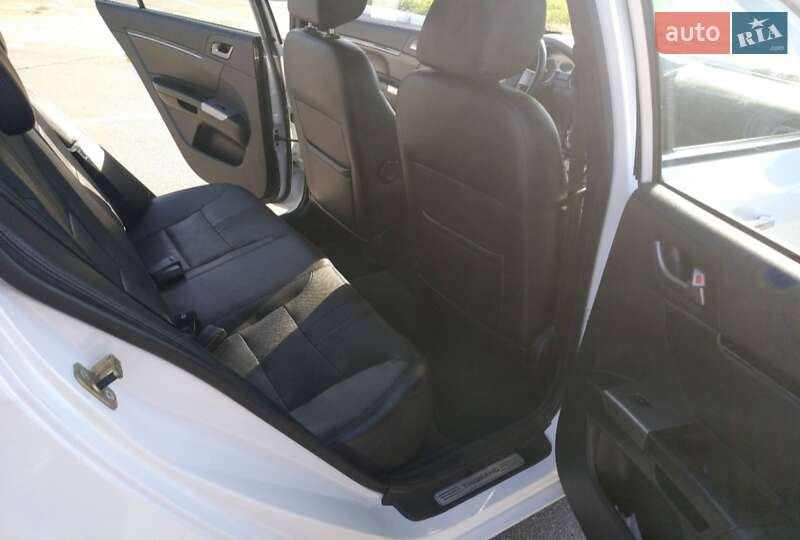 Хетчбек Geely Emgrand EC7-RV 2013 в Запоріжжі