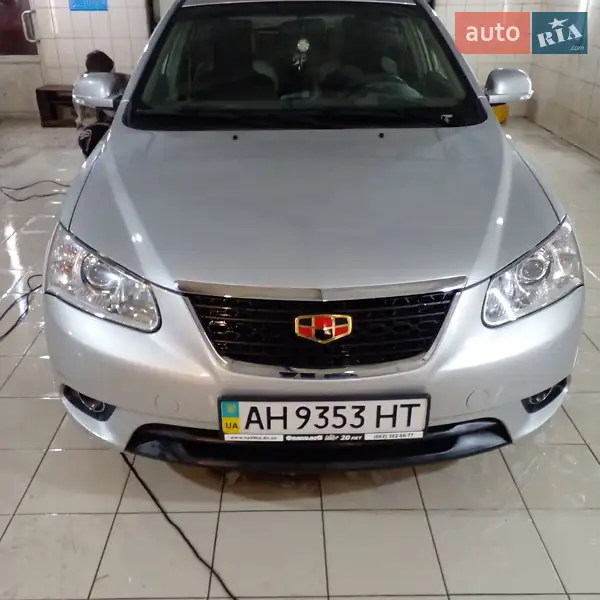 Хэтчбек Geely Emgrand EC7-RV 2012 в 