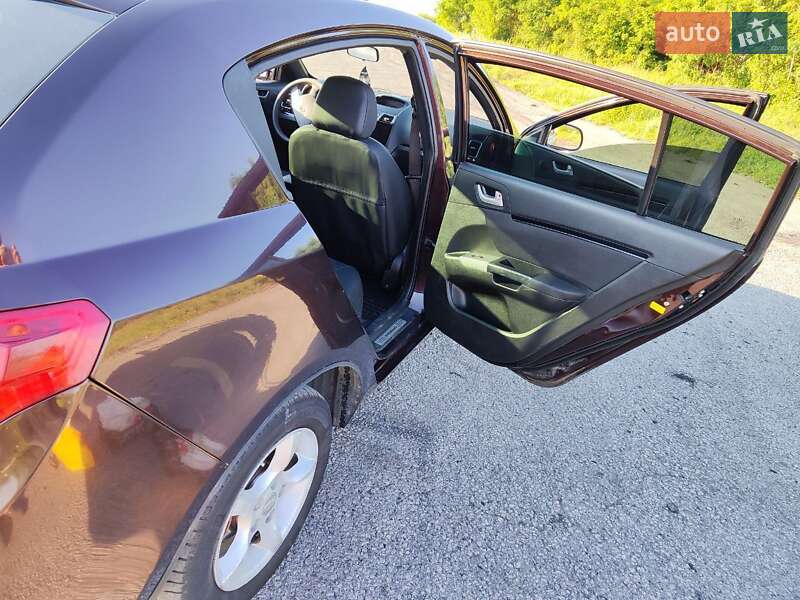 Хетчбек Geely Emgrand EC7-RV 2012 в Дніпрі фото 11 Хетчбек Geely Emgrand EC7-RV 2012 в Дніпрі