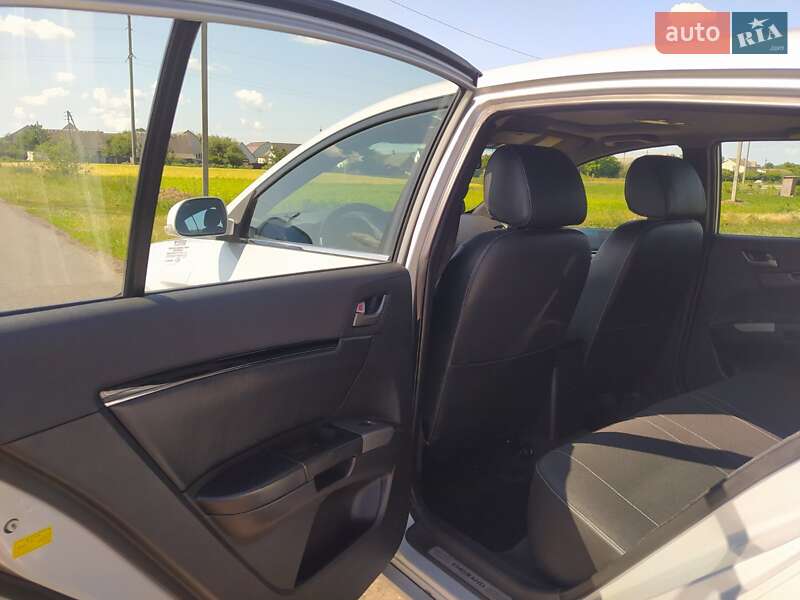 Хетчбек Geely Emgrand EC7-RV 2012 в Диканьці