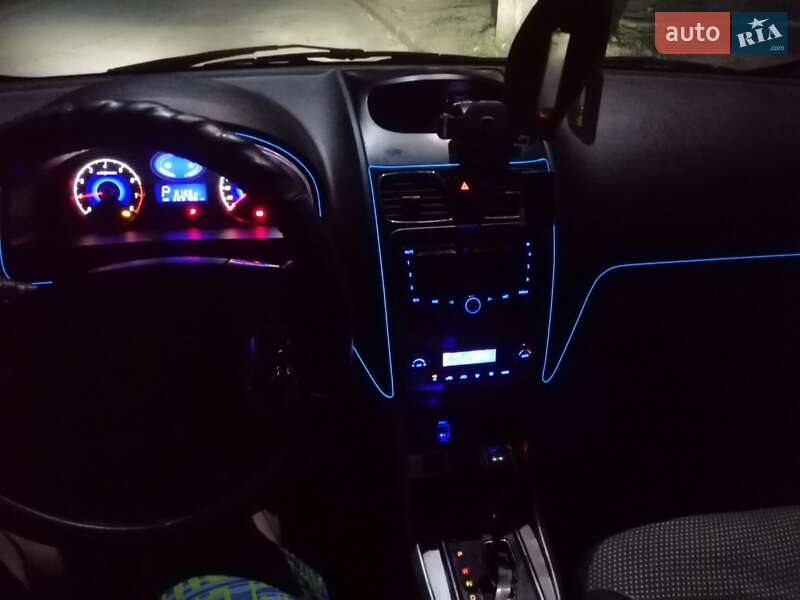 Хетчбек Geely Emgrand EC7-RV 2012 в Павлограді