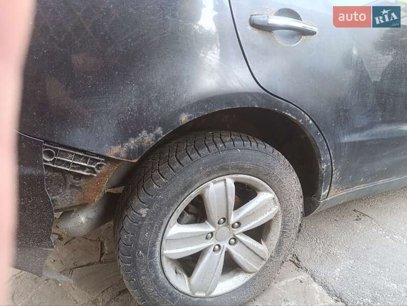 Позашляховик / Кросовер Geely Emgrand X7 2013 в Бузовій