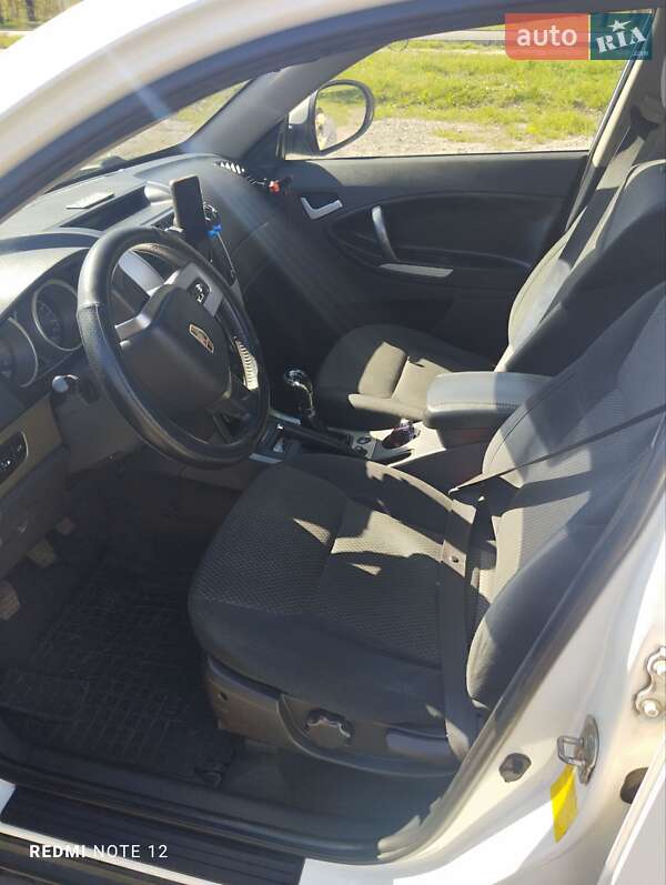 Позашляховик / Кросовер Geely Emgrand X7 2014 в 