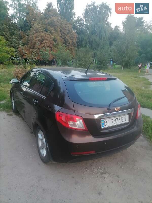Хэтчбек Geely Emgrand 2013 в Полтаве