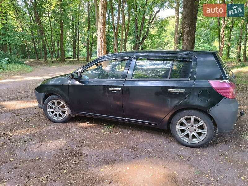 Хэтчбек Geely MK-2 2010 в Сребном