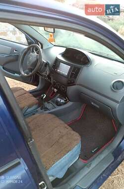 Хэтчбек Geely MK-2 2009 в 