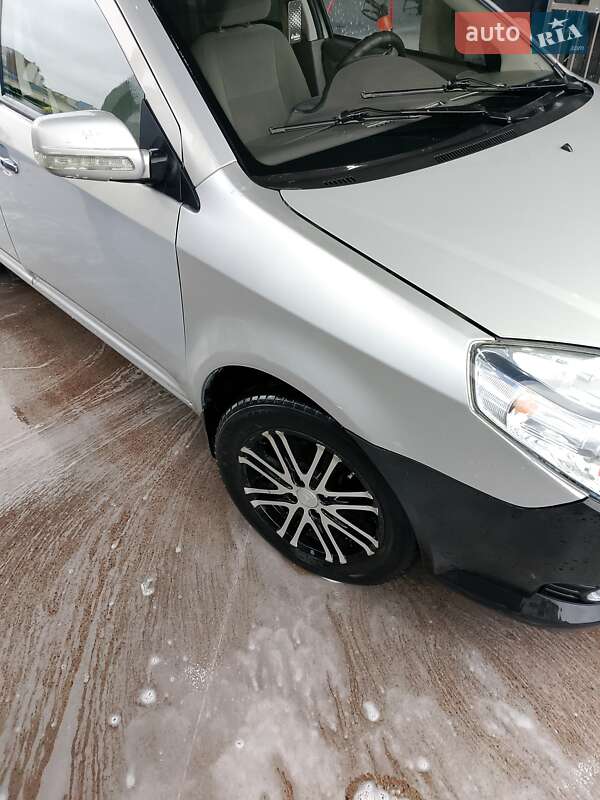 Хэтчбек Geely MK-2 2010 в Ходосовке