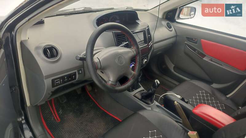 Хэтчбек Geely MK-2 2011 в Житомире