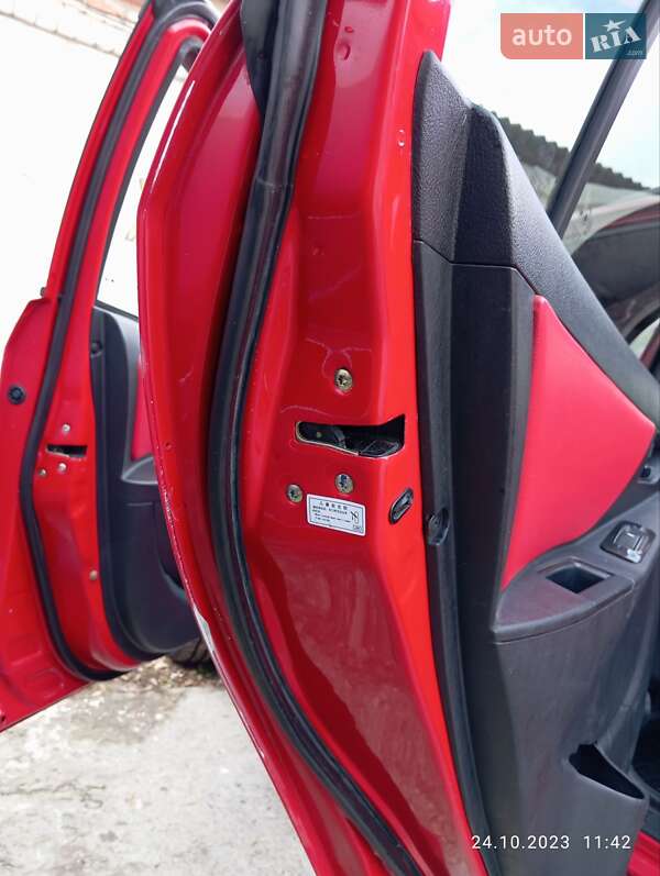 Хэтчбек Geely MK Cross 2012 в Шостке фото 19 Хэтчбек Geely MK Cross 2012 в Шостке