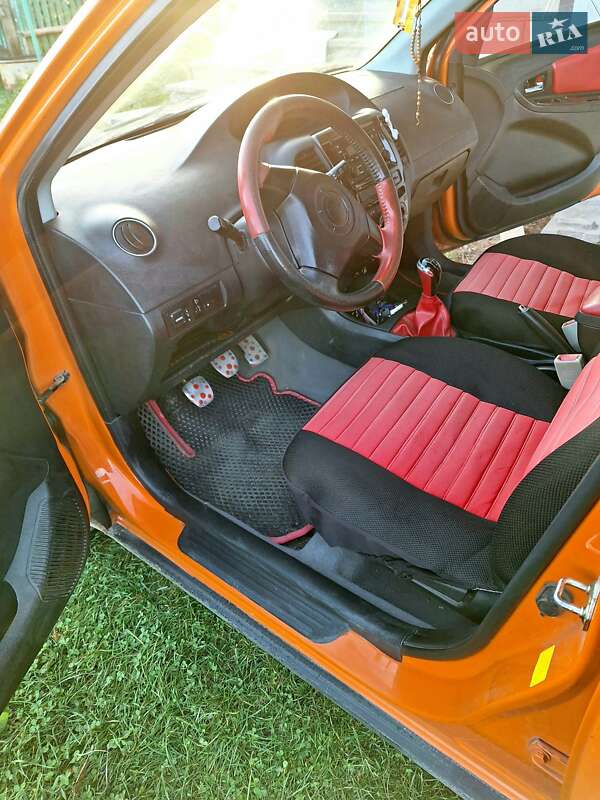 Хэтчбек Geely MK Cross 2013 в Яремче