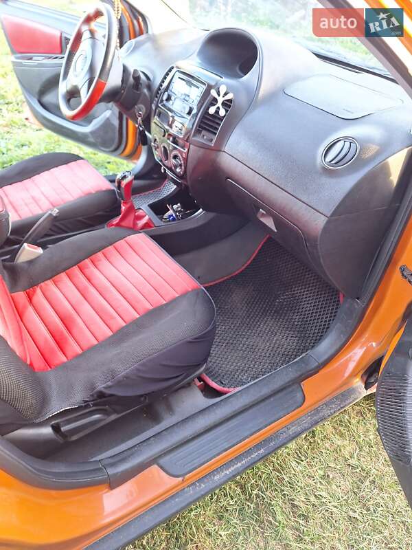 Хэтчбек Geely MK Cross 2013 в Яремче