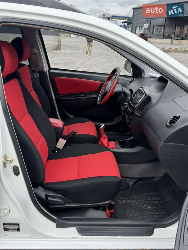 Хэтчбек Geely MK Cross 2012 в Вознесенске фото 17 Хэтчбек Geely MK Cross 2012 в Вознесенске