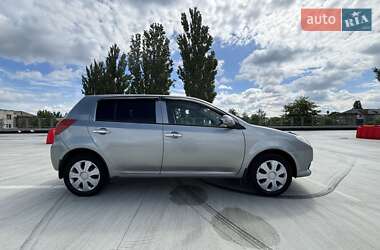 Хэтчбек Geely MK Cross 2011 в 