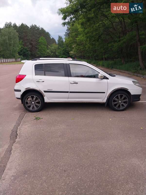 Хэтчбек Geely MK Cross 2012 в 