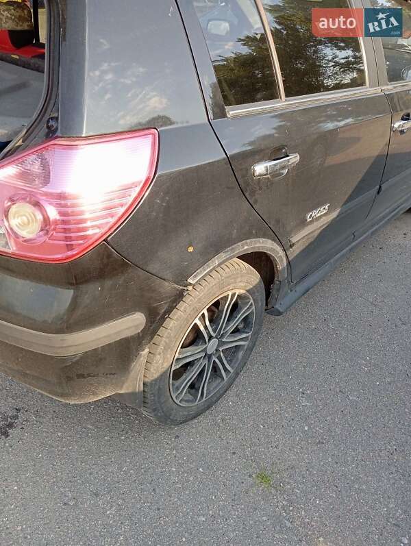 Хетчбек Geely MK Cross 2012 в 