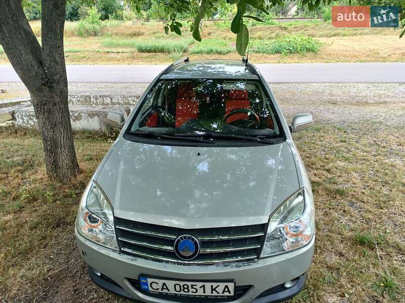 Geely MK Cross 2013