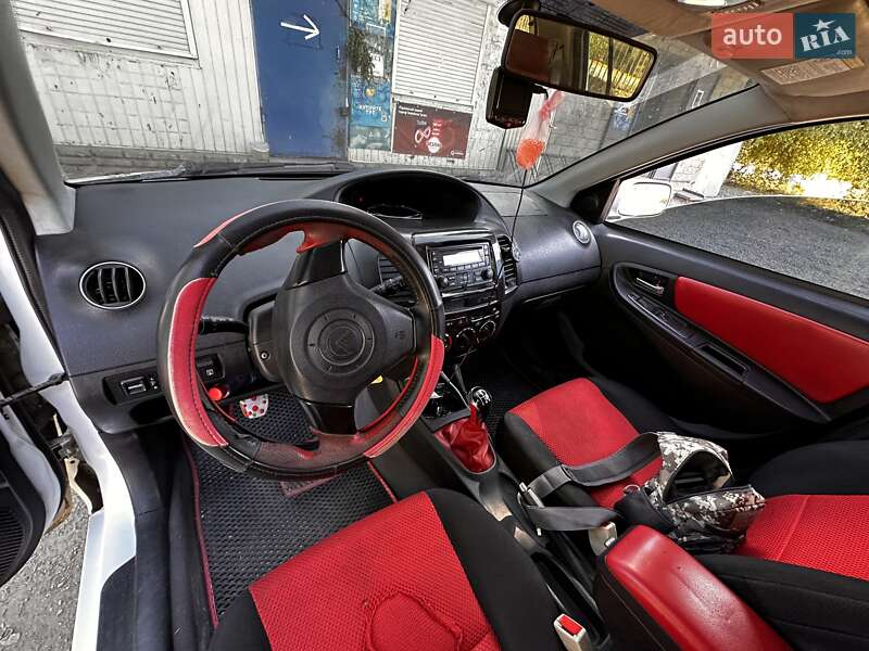 Хэтчбек Geely MK Cross 2013 в Запорожье