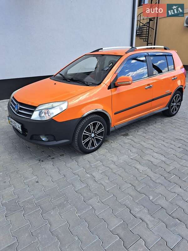 Geely MK Cross 2012