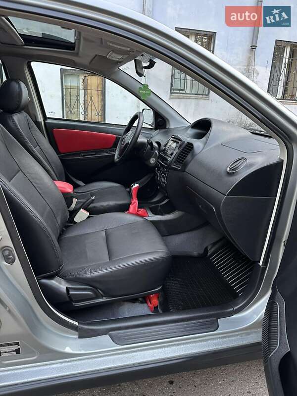 Хэтчбек Geely MK Cross 2013 в Кривом Роге