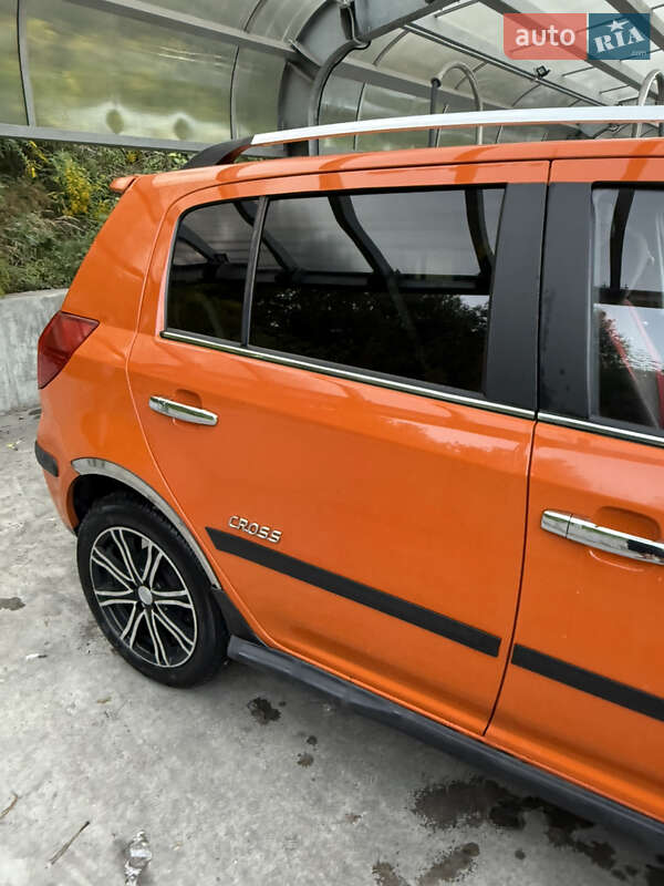 Хэтчбек Geely MK Cross 2013 в Киеве фото 4 Хэтчбек Geely MK Cross 2013 в Киеве