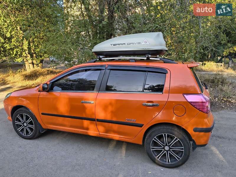 Хэтчбек Geely MK Cross 2013 в 