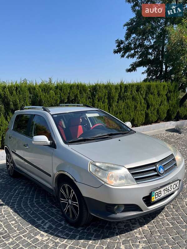 Geely MK Cross 2013