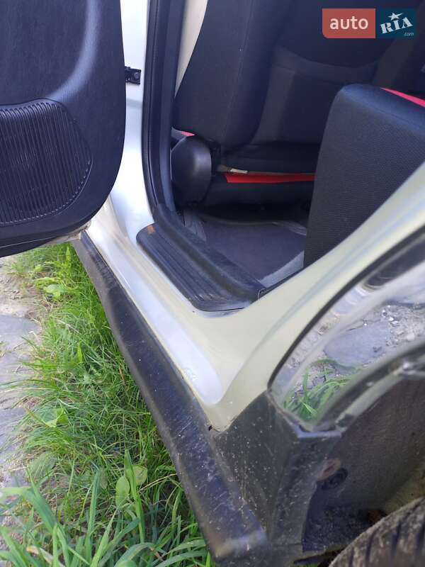 Хэтчбек Geely MK Cross 2014 в Ровно фото 8 Хэтчбек Geely MK Cross 2014 в Ровно