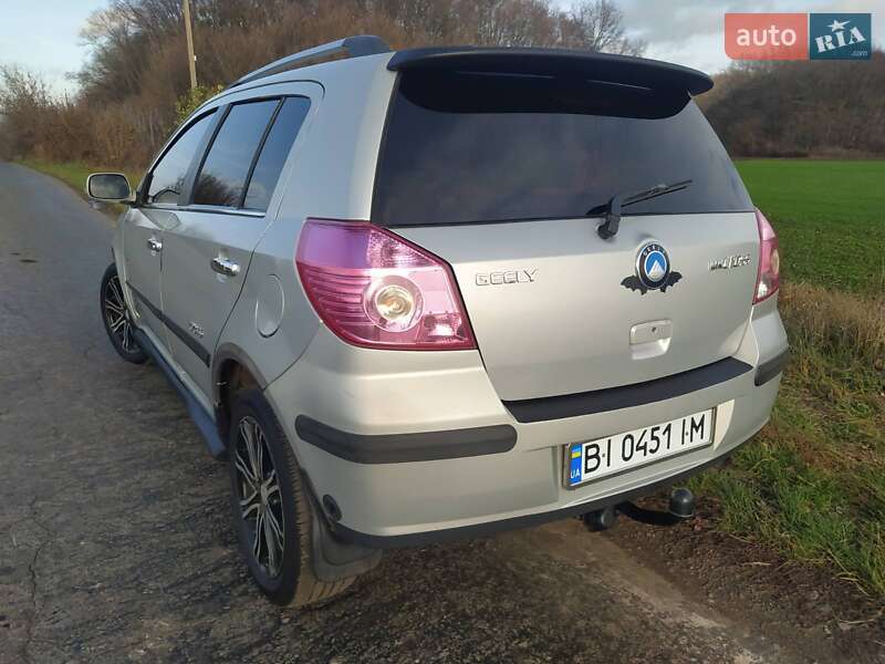 Хетчбек Geely MK Cross 2013 в Диканьці фото 5 Хетчбек Geely MK Cross 2013 в Диканьці