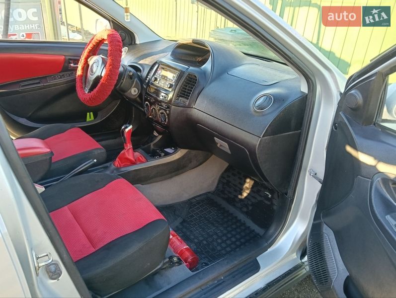 Хэтчбек Geely MK Cross 2013 в Малине