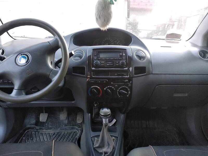 Седан Geely MK 2008 в Рахове