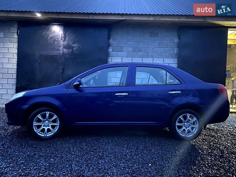 Седан Geely MK 2010 в Вараше