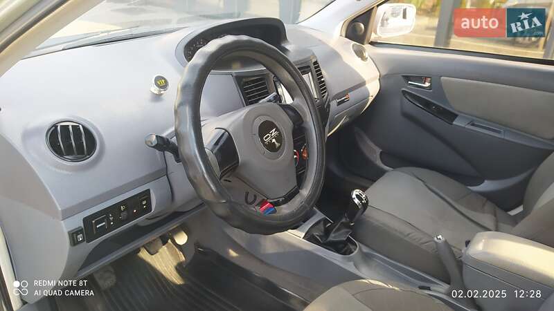 Geely MK 2012