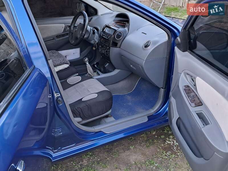 Седан Geely MK 2008 в Дерно