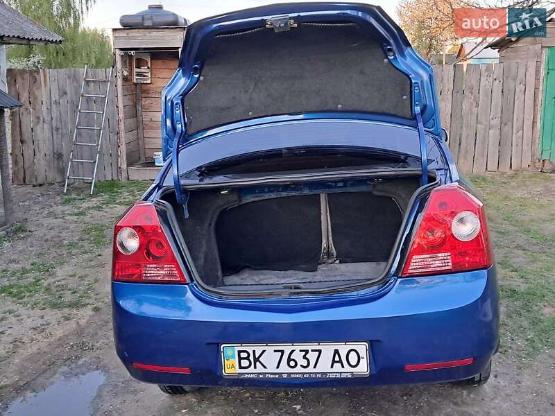 Седан Geely MK 2008 в Дерно