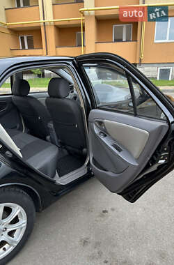 Седан Geely MK 2012 в 