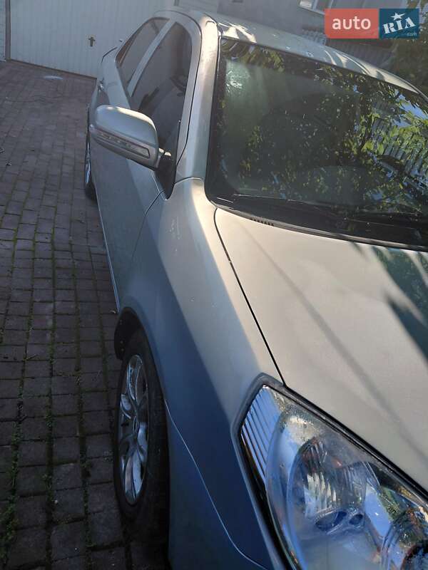 Седан Geely MK 2008 в Тысменице