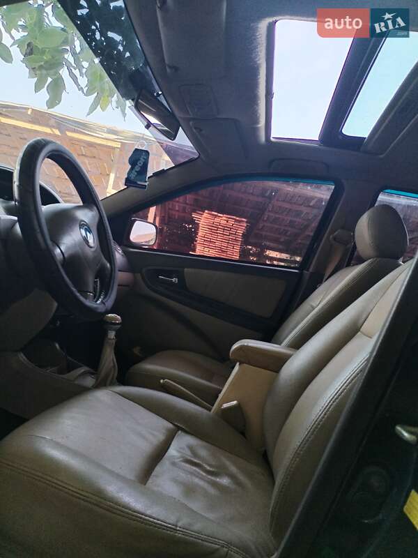 Седан Geely MK 2008 в Ромнах