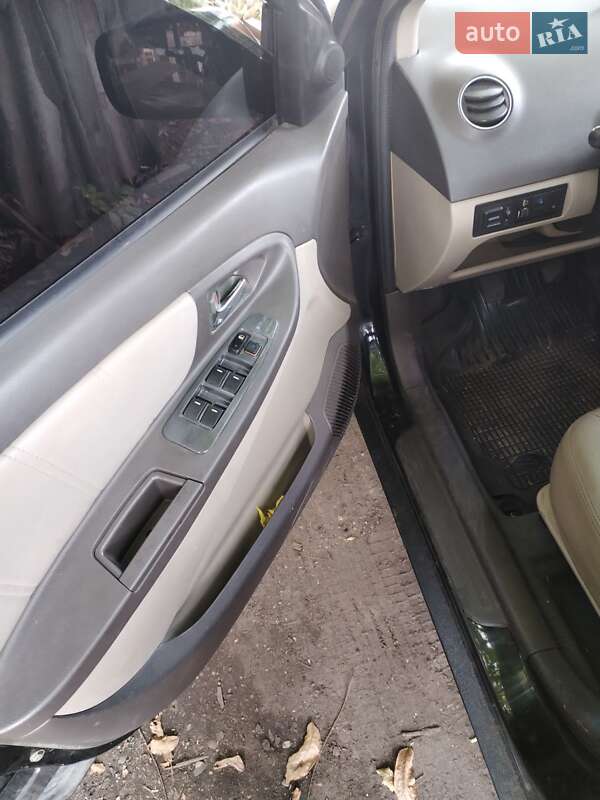 Седан Geely MK 2008 в Ромнах