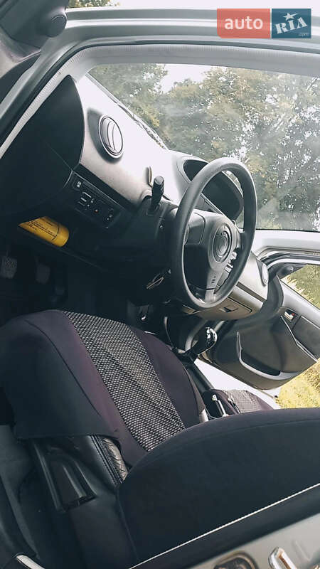 Седан Geely MK 2011 в Стрию