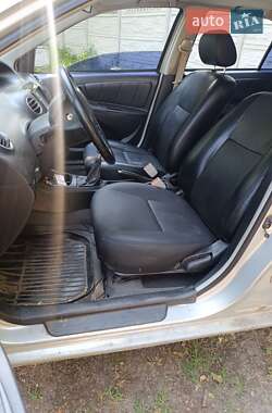 Седан Geely MK 2012 в 