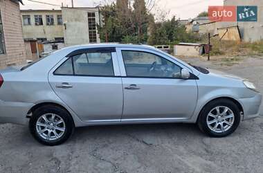 Седан Geely MK 2010 в 